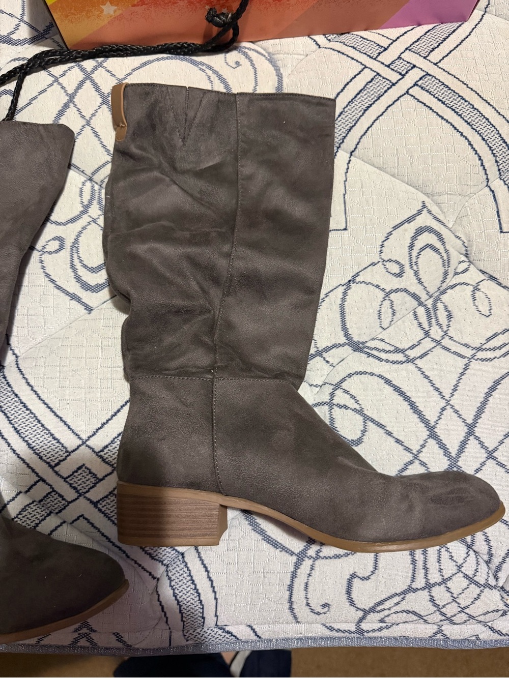 Booots - Picture 7 of 7